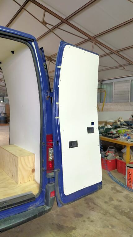 Realizzazione Tecno's · autonegozio o food trailer su misura (foto 003)
