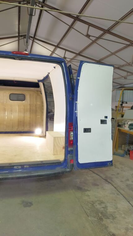 Realizzazione Tecno's · autonegozio o food trailer su misura (foto 004)