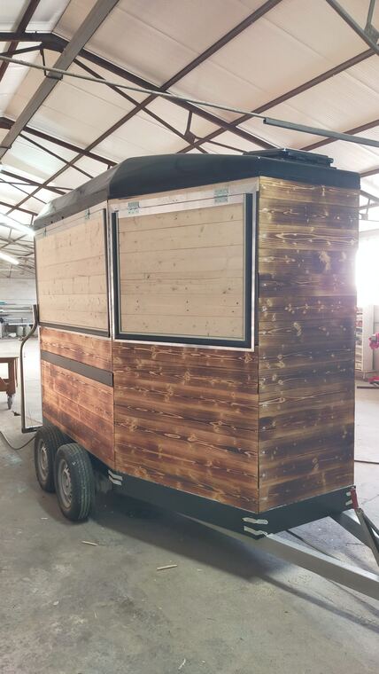 Realizzazione Tecno's · autonegozio o food trailer su misura (foto 007)