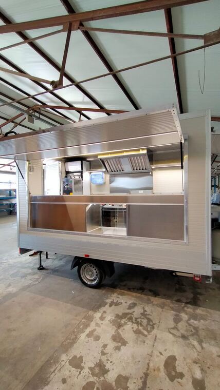 Realizzazione Tecno's · autonegozio o food trailer su misura (foto 012)
