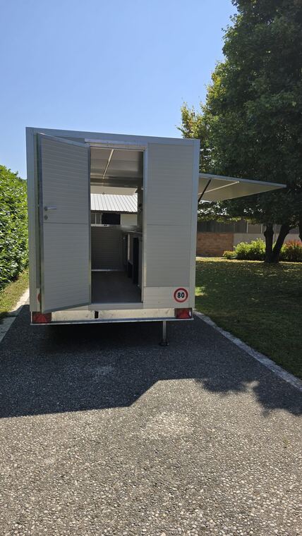 Realizzazione Tecno's · autonegozio o food trailer su misura (foto 025)