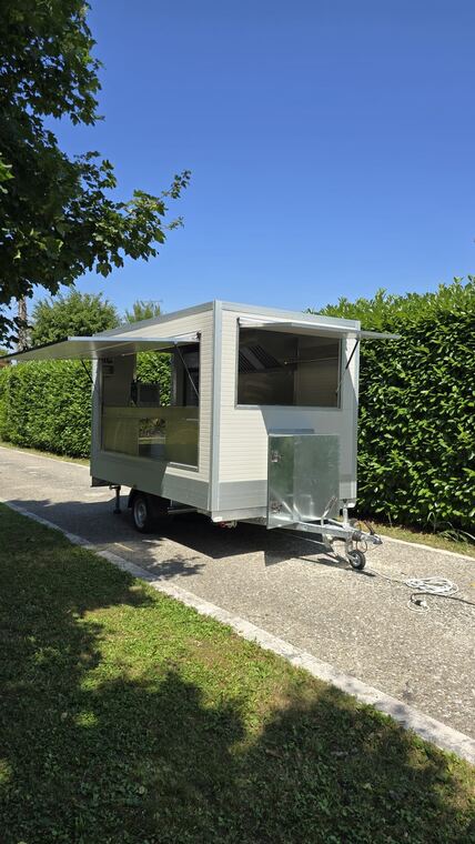 Realizzazione Tecno's · autonegozio o food trailer su misura (foto 032)