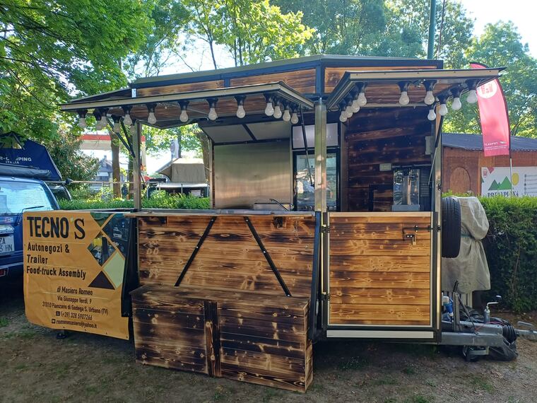 Realizzazione Tecno's · autonegozio o food trailer su misura (foto 044)