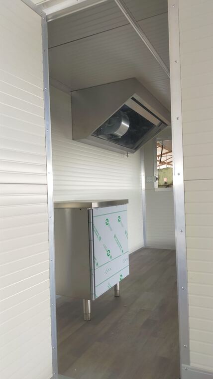 Realizzazione Tecno's · autonegozio o food trailer su misura (foto 045)