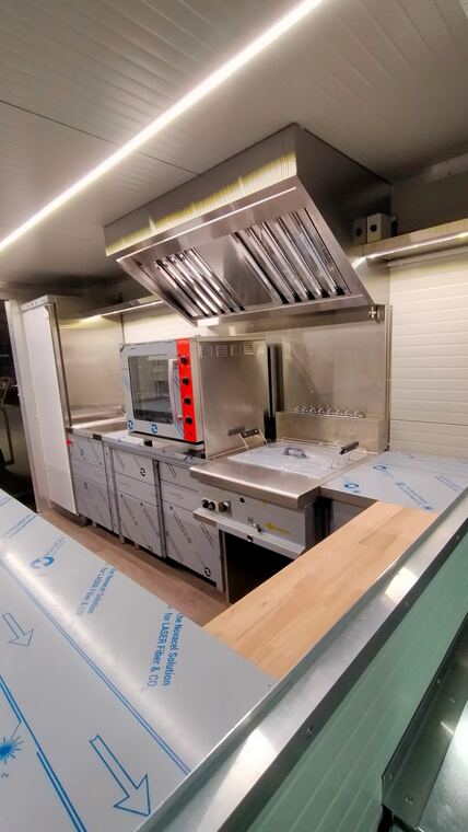 Realizzazione Tecno's · autonegozio o food trailer su misura (foto 054)
