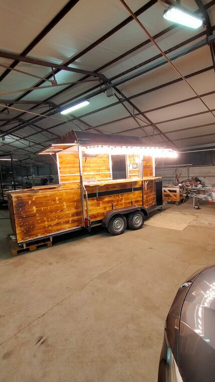 Realizzazione Tecno's · autonegozio o food trailer su misura (foto 057)