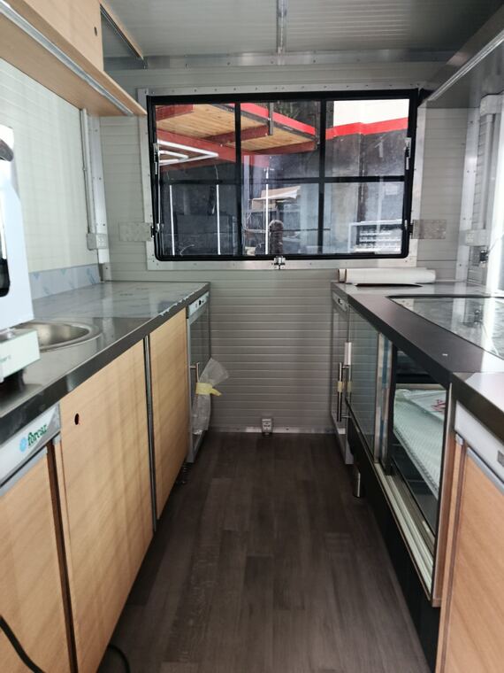 Realizzazione Tecno's · autonegozio o food trailer su misura (foto 062)