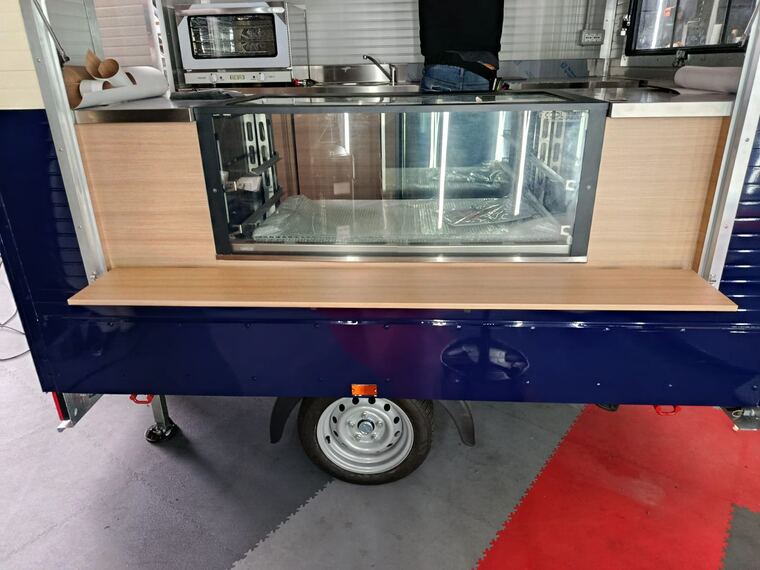 Realizzazione Tecno's · autonegozio o food trailer su misura (foto 064)