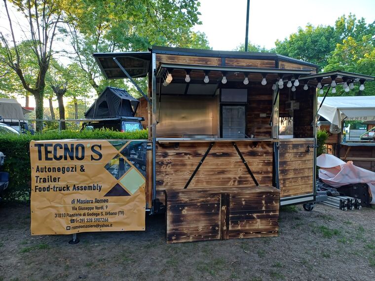 Realizzazione Tecno's · autonegozio o food trailer su misura (foto 078)