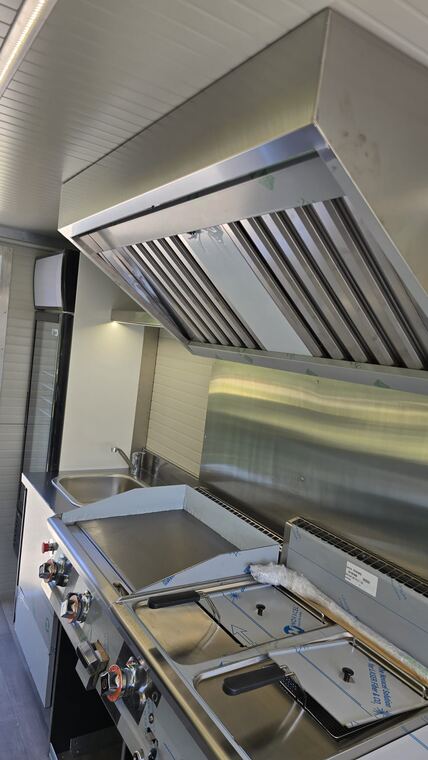 Realizzazione Tecno's · autonegozio o food trailer su misura (foto 086)